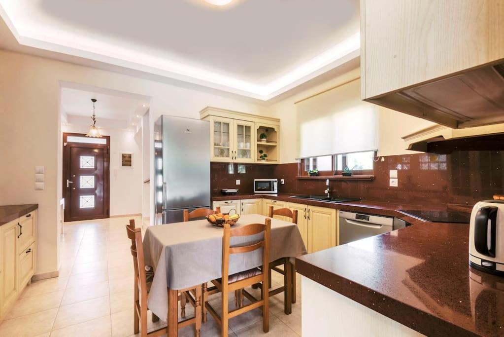 Maribia With Private Pool Villa